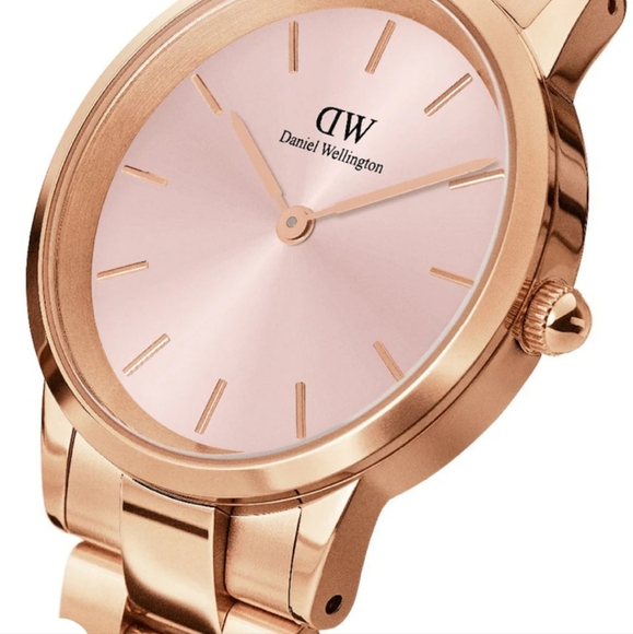Daniel Wellington - Rose Gold watch - Picture 5 of 13